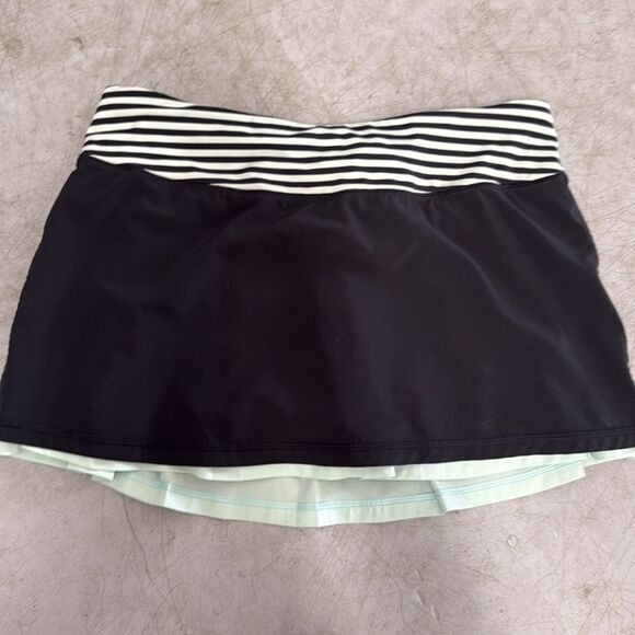 Black and Mint Green Striped Women's Athletic Skirt - Lululemon - NWOT Size 8 - Picture 1 of 3